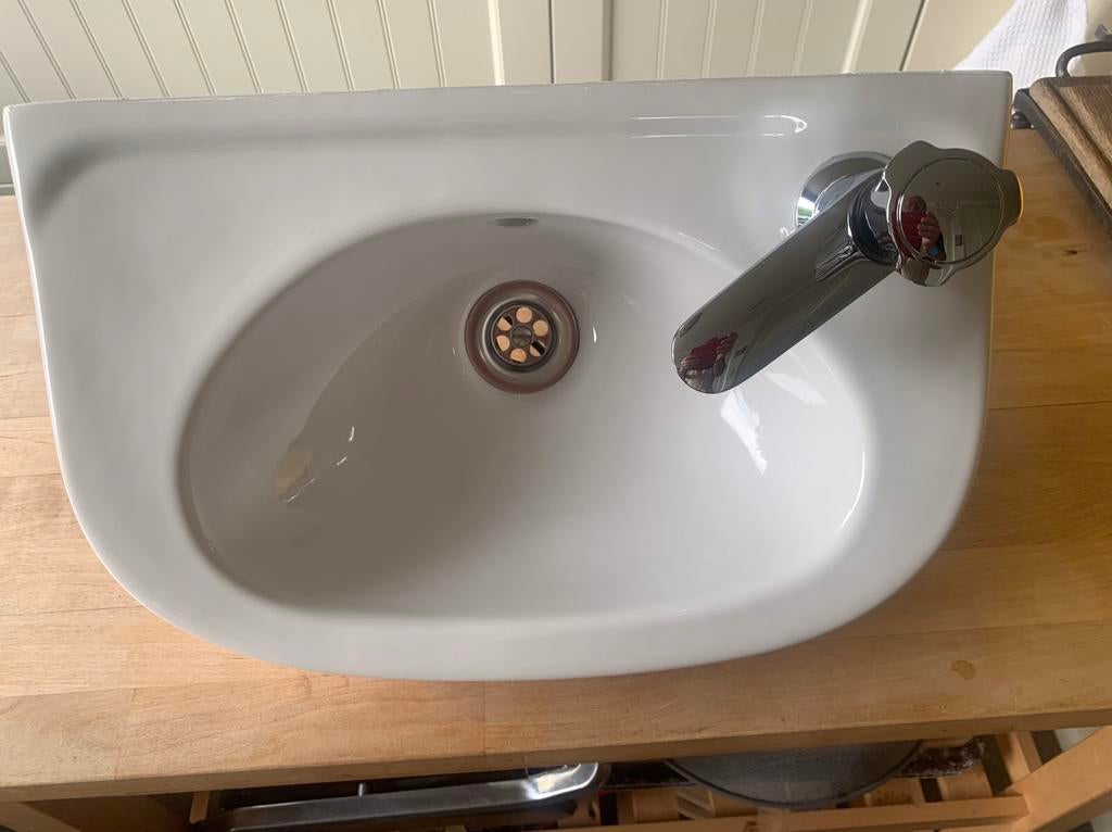 Handenwasser / lavabo met kraantje, Doe-het-zelf en Bouw, Ophalen, Zo goed als nieuw, Wastafel