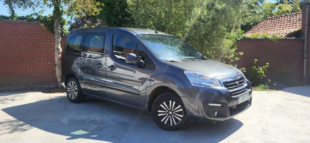 Peugeot Partner 1.6i ~ 3-zit ~ navi ~ airco ~ BTW, Auto's, Bestelwagens en Lichte vracht, Voorwielaandrijving, Stof, 4 cilinders