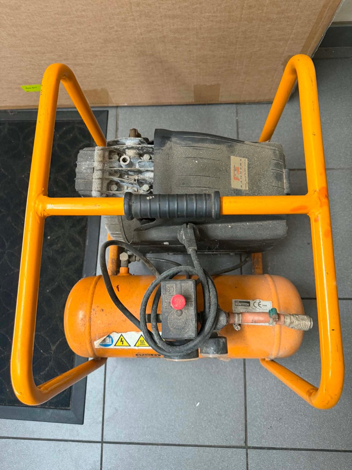 Compressor te koop met darm, Ophalen, Zo goed als nieuw