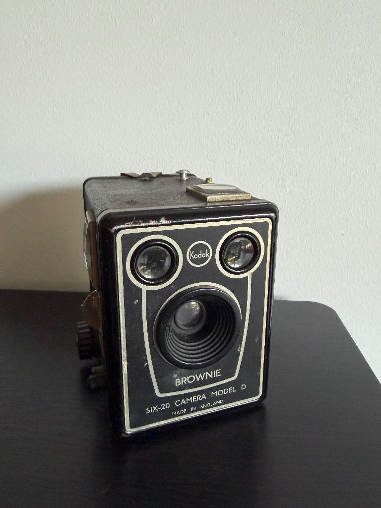 Vintage Kodak Six-20 Brownie Model D met originele tas, Ophalen, Gebruikt, Kodak