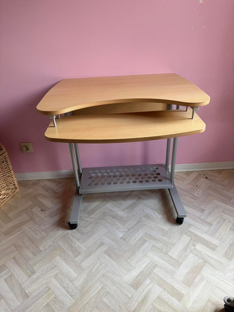 Gratis bureau, Enlèvement, Comme neuf
