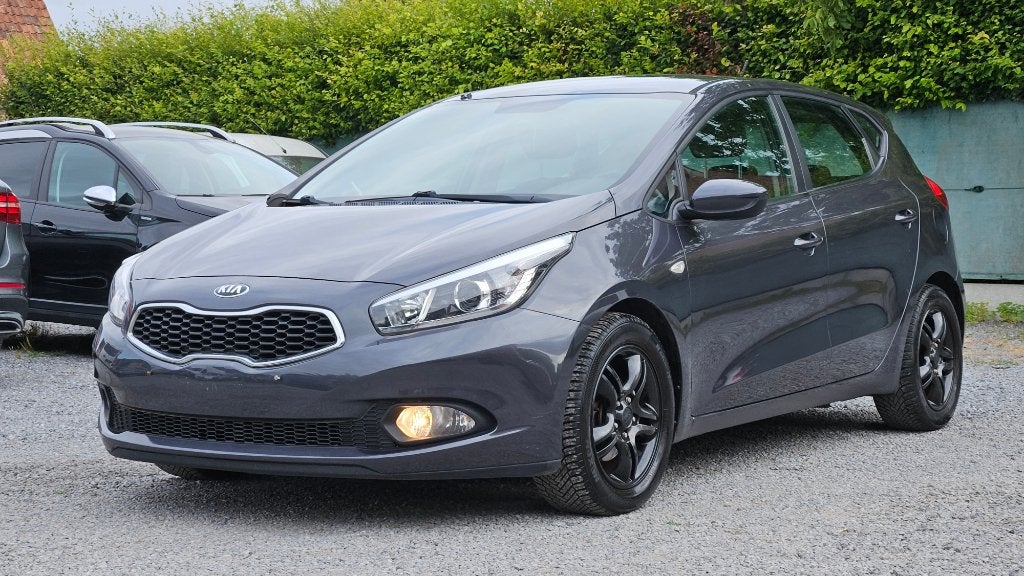 Kia 'Ceed 2014-1,4 Benzine-Airco- 135dkm, Auto's, Kia, Bedrijf, Handgeschakeld, 1400 cc, Te koop