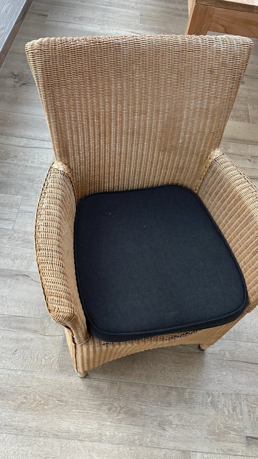 Chaise de salle à manger en osier avec dossier et coussin, Enlèvement, Comme neuf, Osier ou Rotin, Cosy