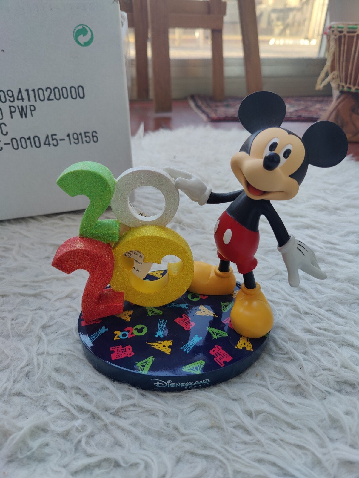 Mickey mouse beeld, Ophalen