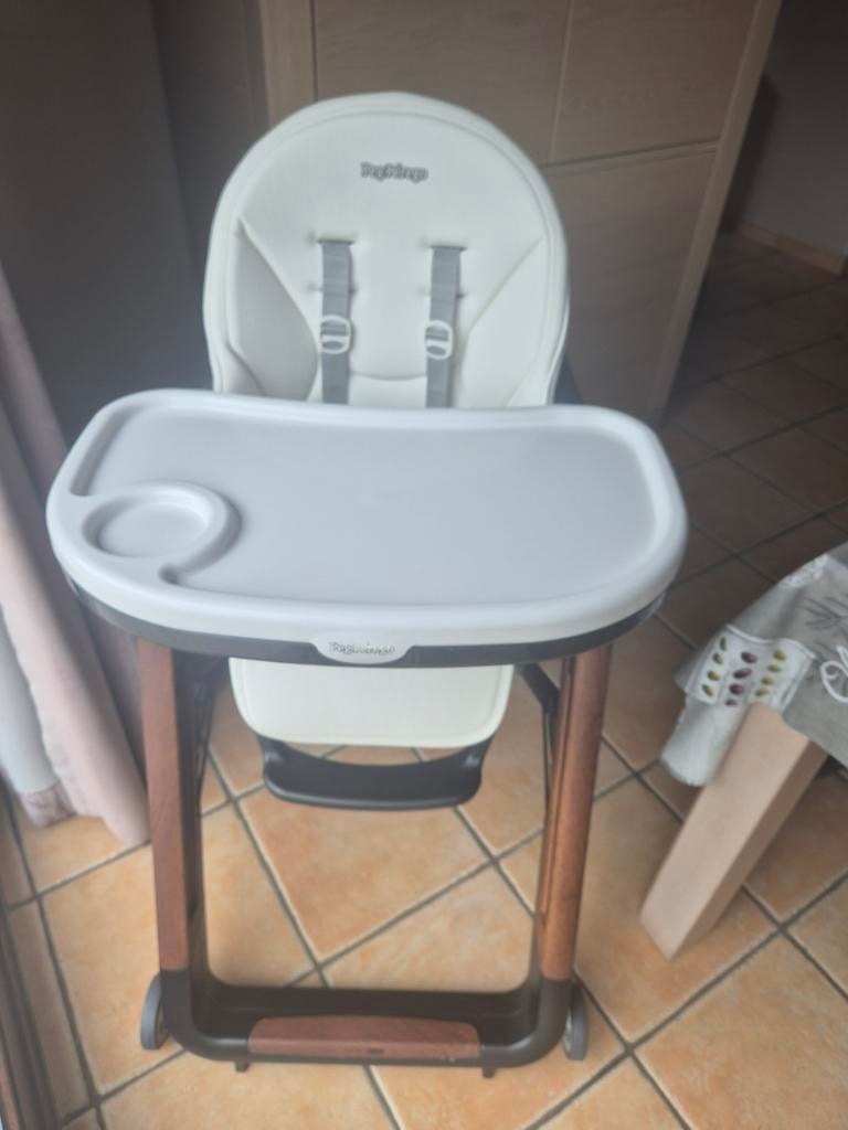 Peg Perego - Chaise haute siesta follow me, Enfants & Bébés, Chaises pour enfants, Enlèvement, Comme neuf, Chaise pliante, Ceinture(s)