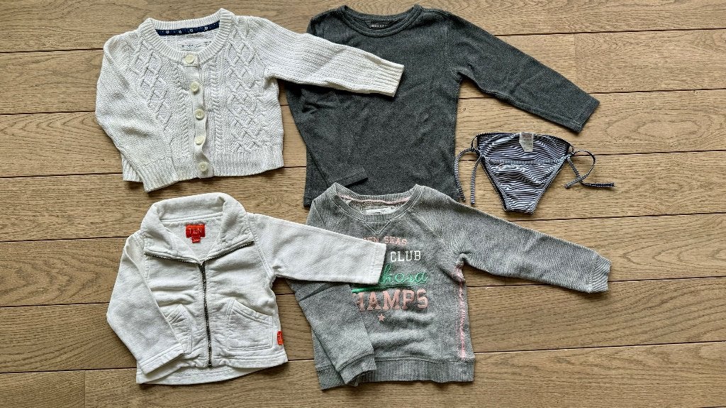Sweatshirt + T-shirts + Petit Bateau (98-104 cm) — 2-4 jaar, Meisje, Ophalen of Verzenden, Zo goed als nieuw, Shirt of Longsleeve
