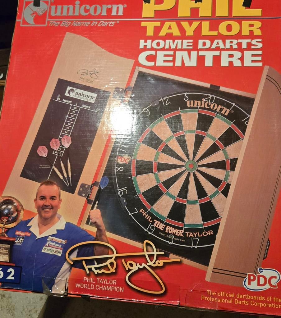 Phil taylor dartscabinet, Sport en Fitness, Darts, Ophalen