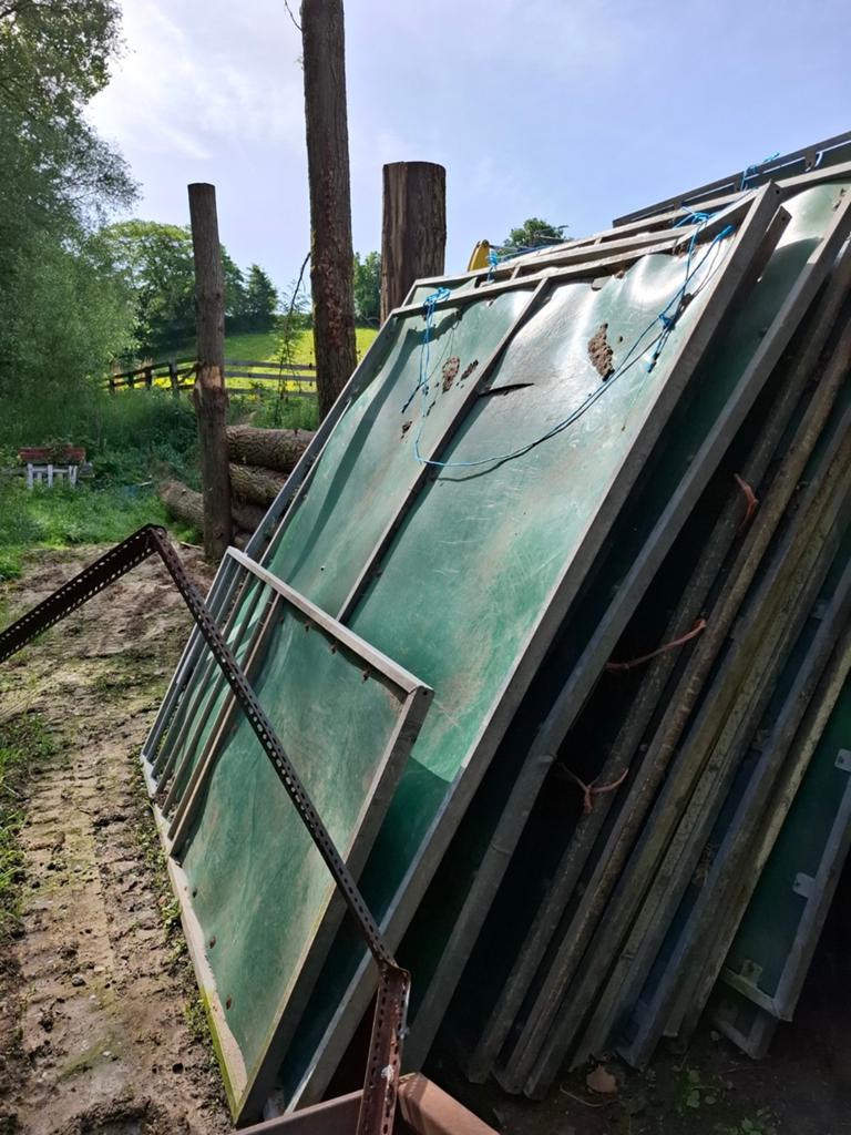 Uitneembare box... voor kermis of binnenschuur, Ophalen