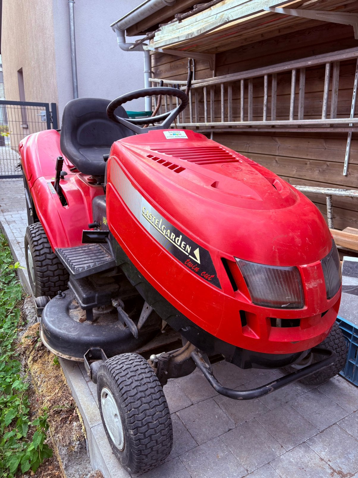 Tracteur tondeuse CASTEL GARDEN serie  « Twin Cut », Enlèvement, Utilisé, Bac de ramassage, 90 à 120 cm