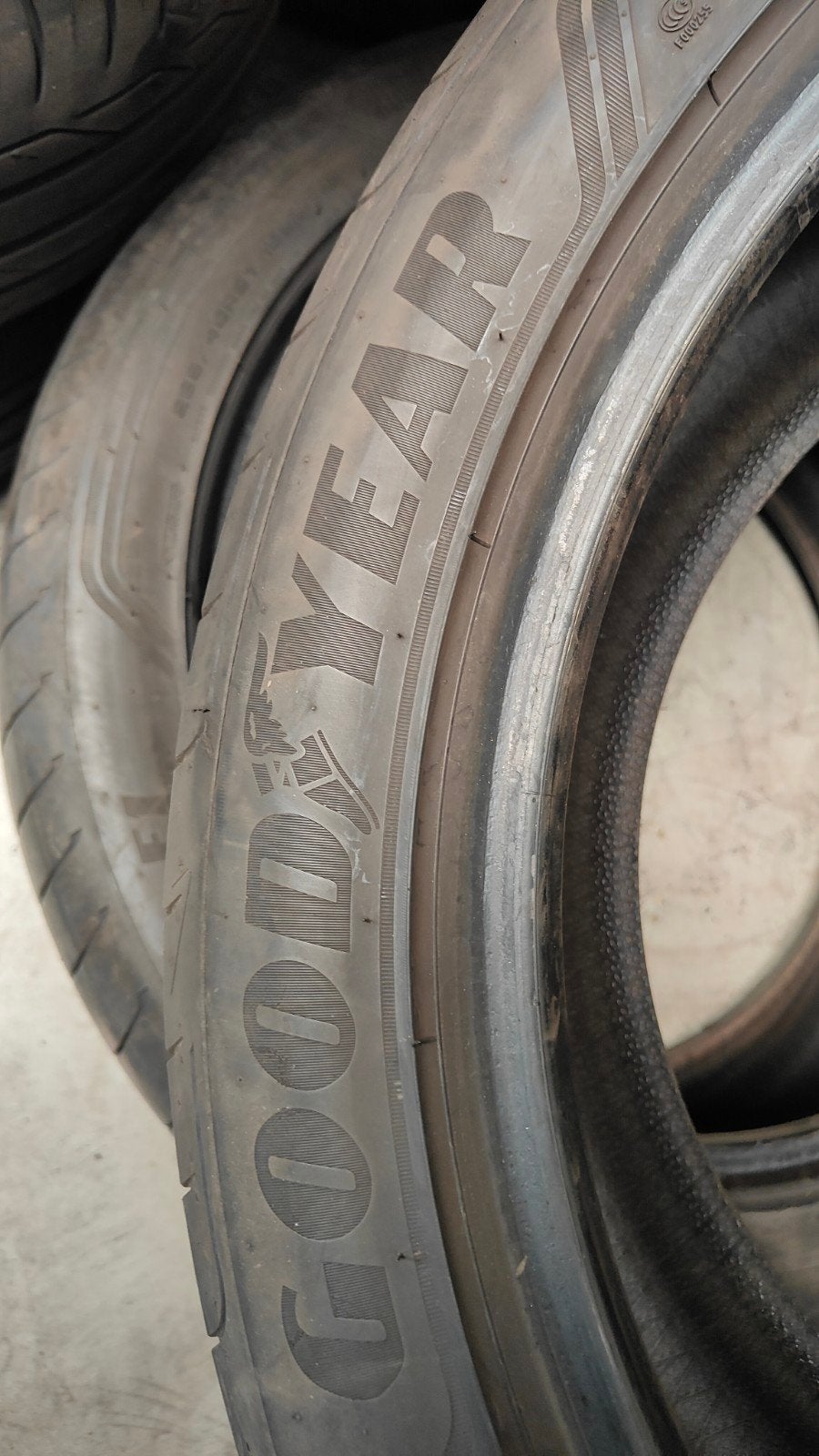 285/40r21 Goodyear 80€ l'unité avec montage et équilibrage, Enlèvement ou Envoi