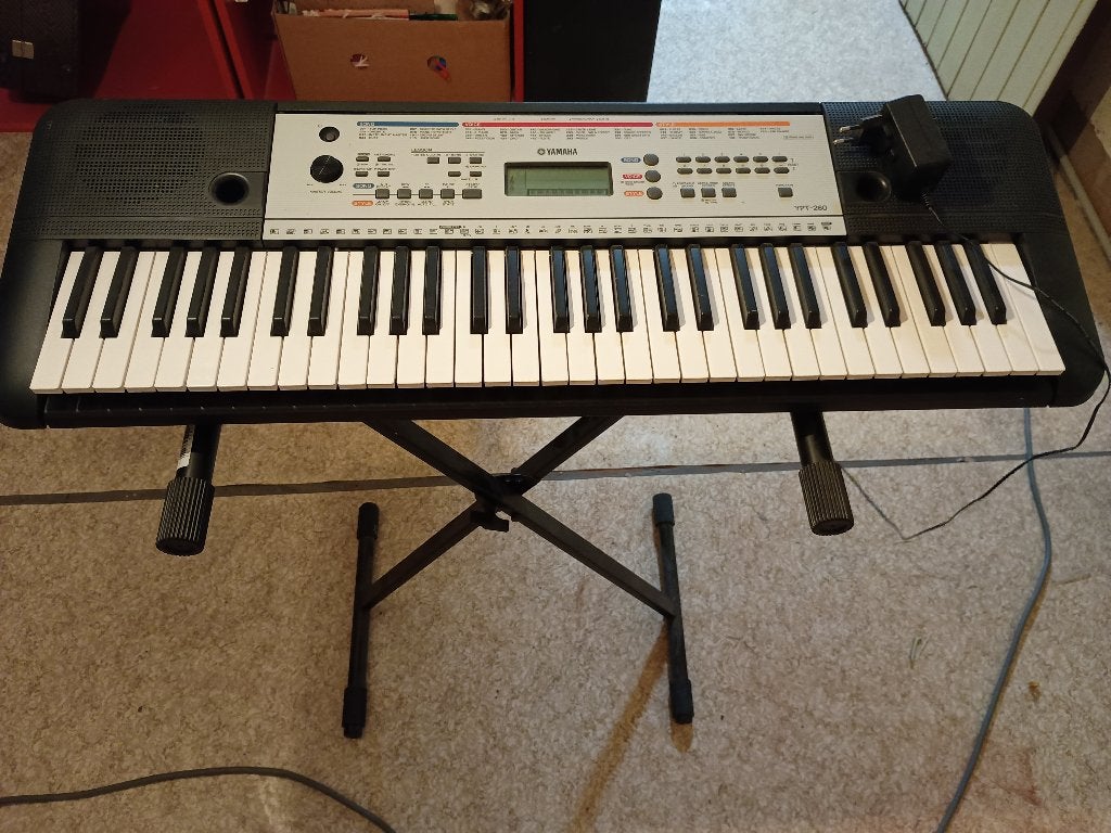 Clavier Yamaha YPT-260 + pupitre, Musique & Instruments, Claviers, Enlèvement, Utilisé, 61 touches, Yamaha