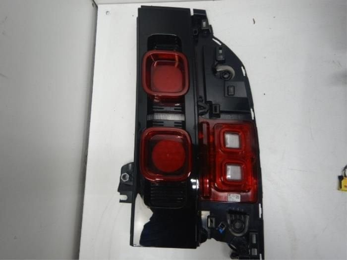 Land Rover Range Rover Defender Achterlicht Rechts, Ophalen of Verzenden, Gebruikt