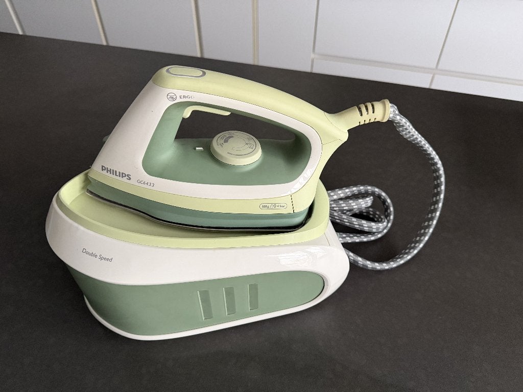 Philips Stoomgenerator GC6433 – Perfecte staat, Elektronische apparatuur, Ophalen, Zo goed als nieuw, Strijkijzer met snoer