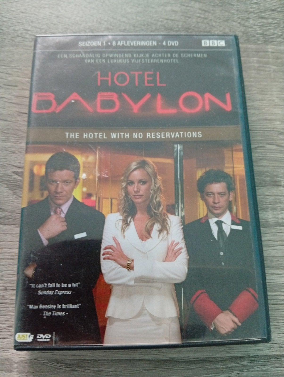 Coffret DVD de la série télévisée dramatique Hotel Babylon s, Enlèvement ou Envoi, Anglais, Drame, Saison 1