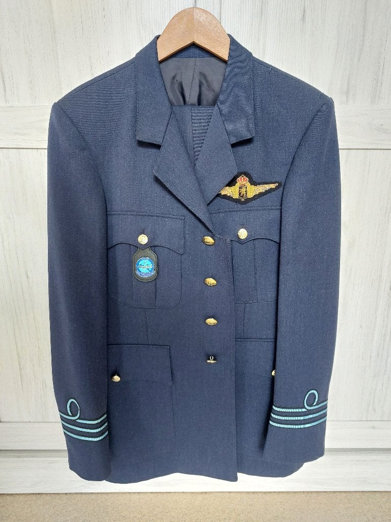 Blauw vliegeniersuniform voor parades, Ophalen of Verzenden, Luchtmacht, Kleding of Schoenen