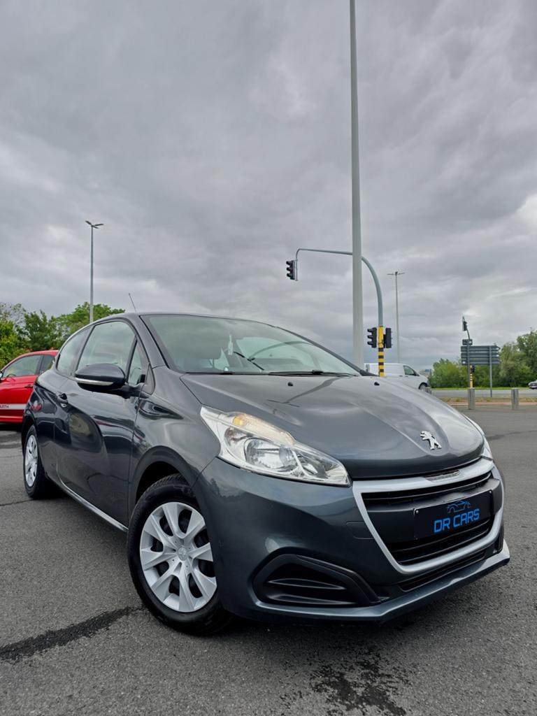 PEUGEOT 208 BENZINE/AIRCO-CARPLAY-PDC-CRUIS, Auto's, Voorwielaandrijving, Start-stop-systeem, Euro 6, Bedrijf