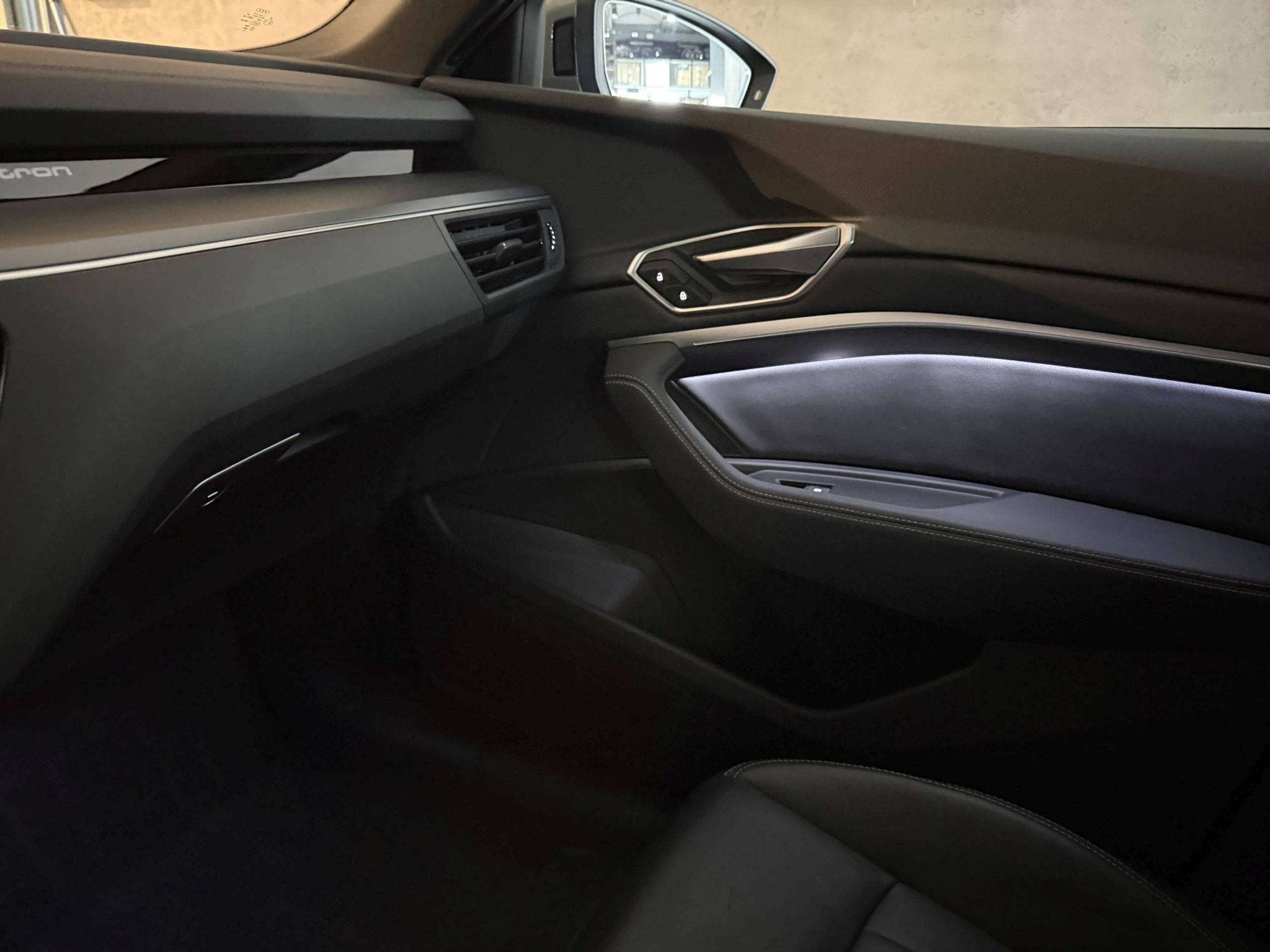 Audi Q8 e-tron 340PK QUATTRO S-LINE * FULL BLACK PACK * CAR, Autos, Argent ou Gris, Achat, 459 km, 2585 kg