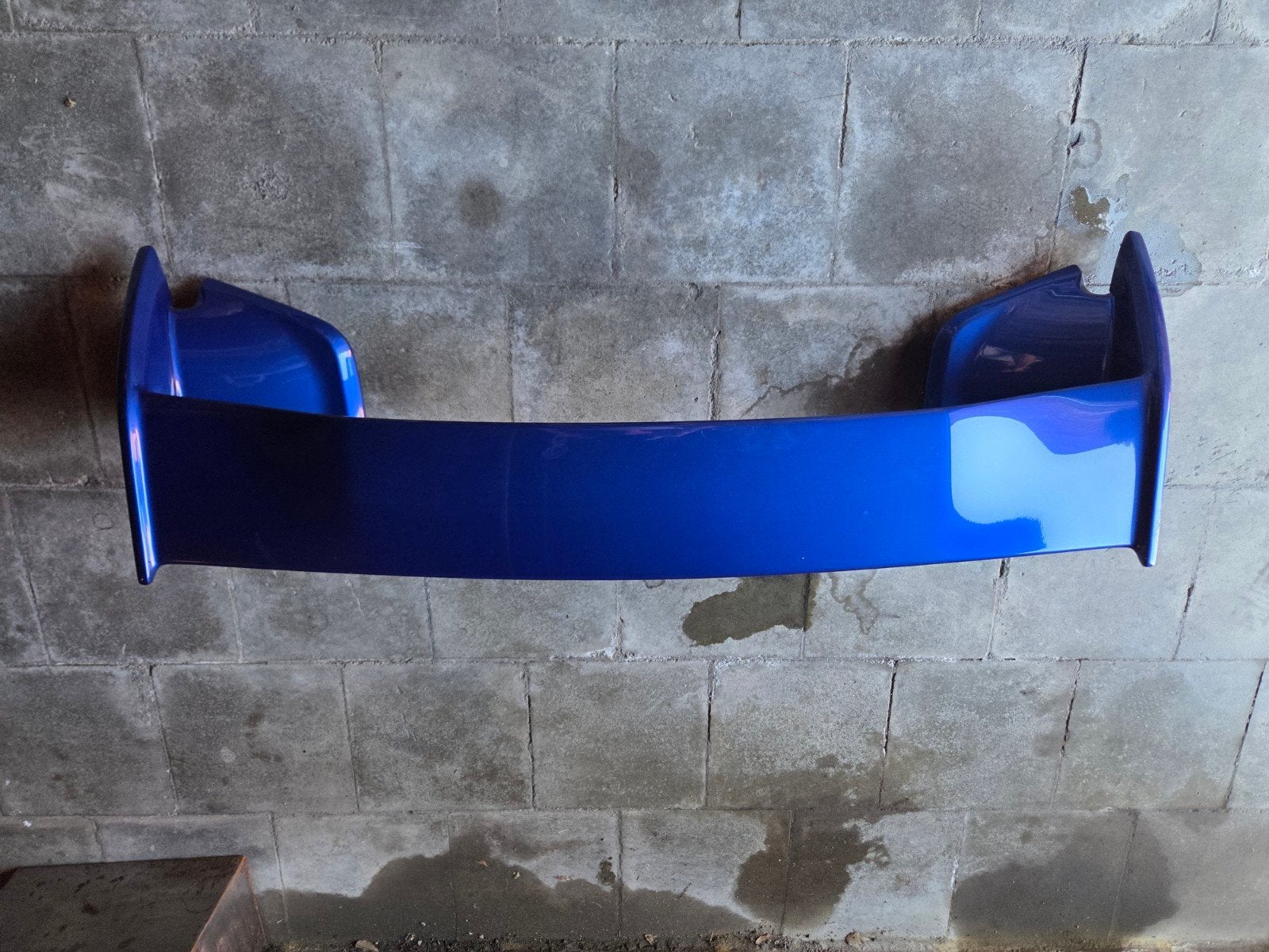 Subaru spoiler, Ophalen