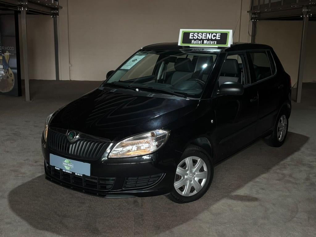 Skoda Fabia, Auto's, Voorwielaandrijving, Euro 5, Stof, Zwart