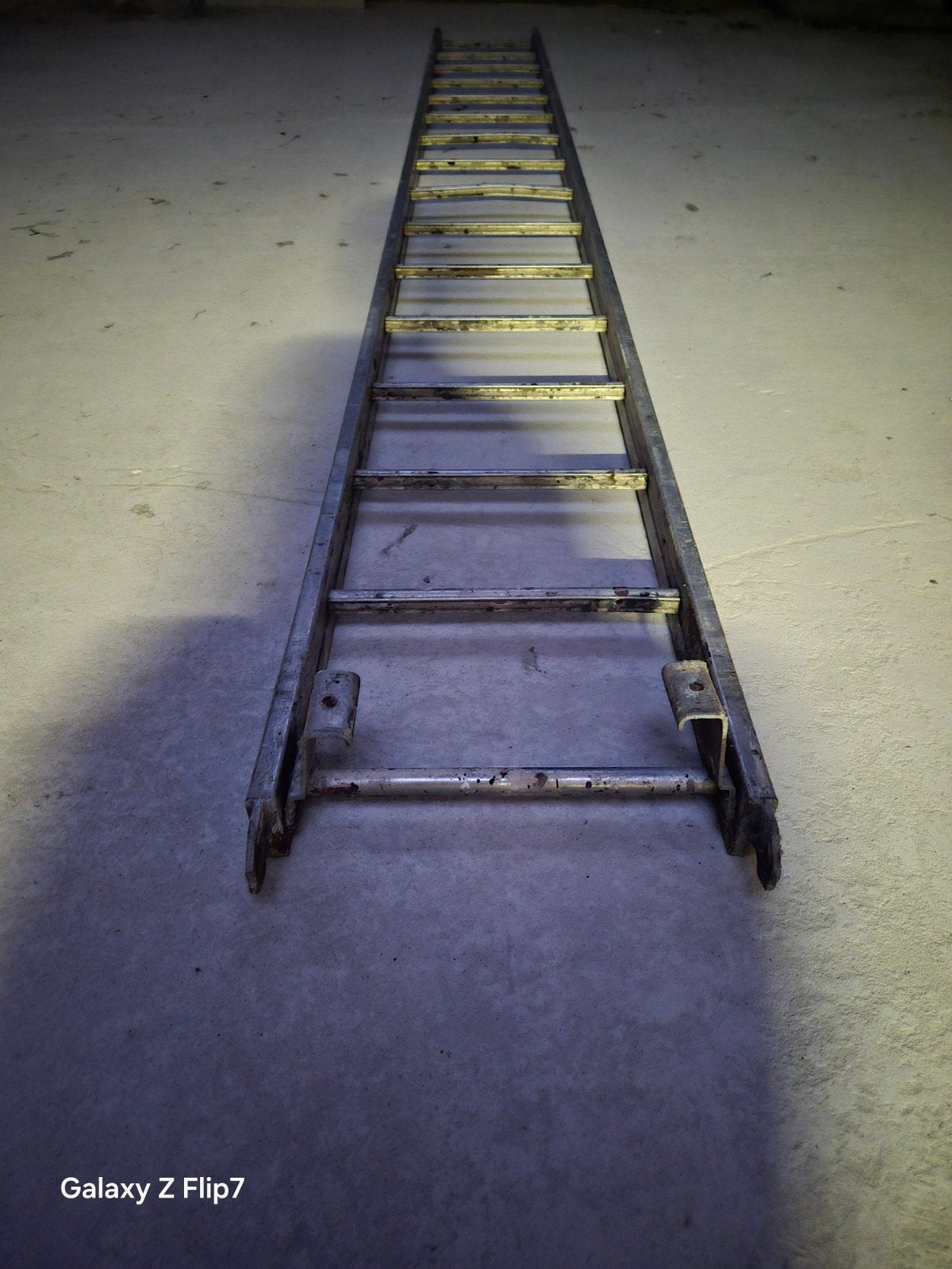 Aluminium ladder van 5m te koop, Doe-het-zelf en Bouw, Ladders en Trappen, Ophalen, Ladder