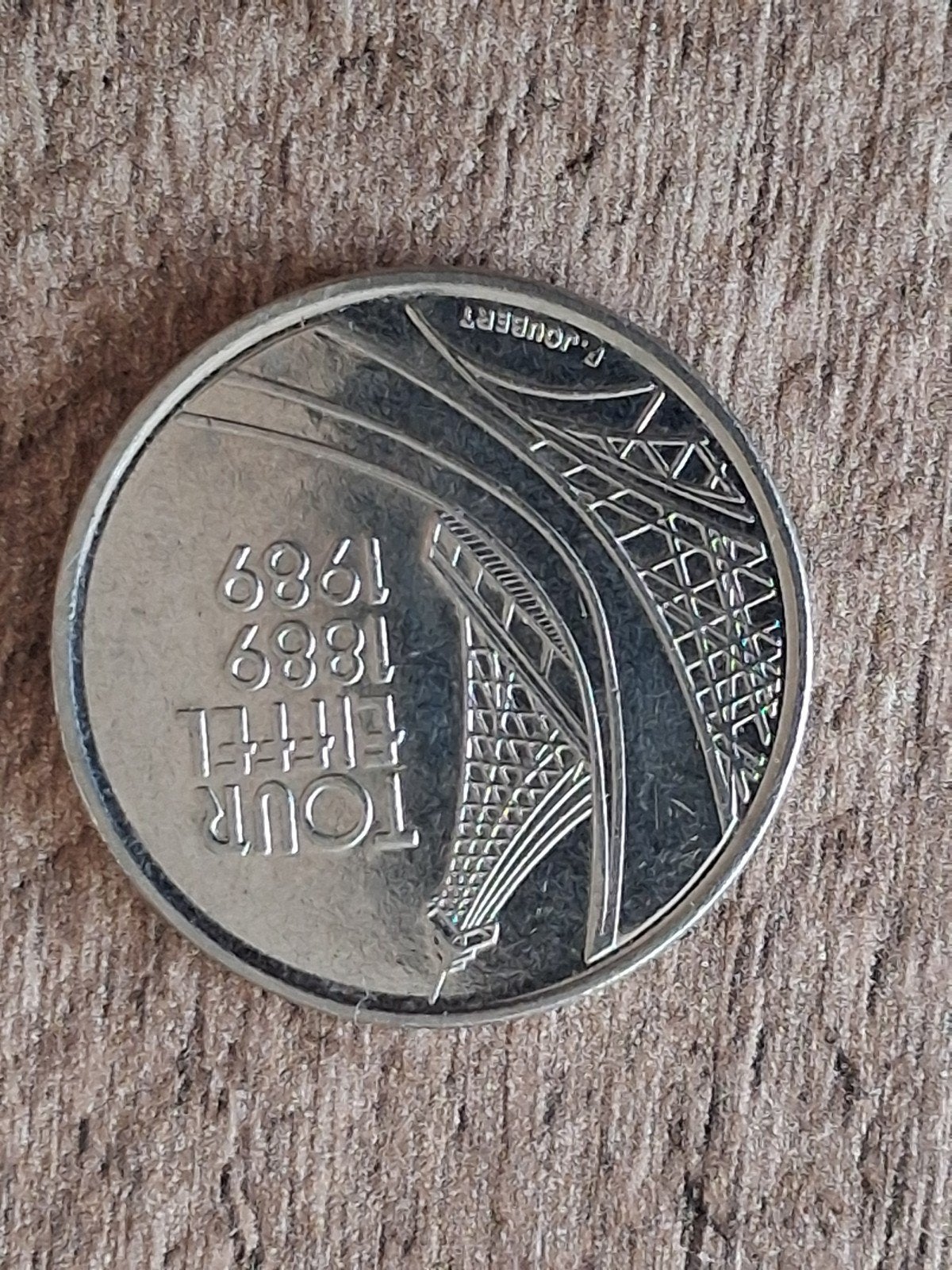 Tour Eiffel à cinq francs français, Envoi