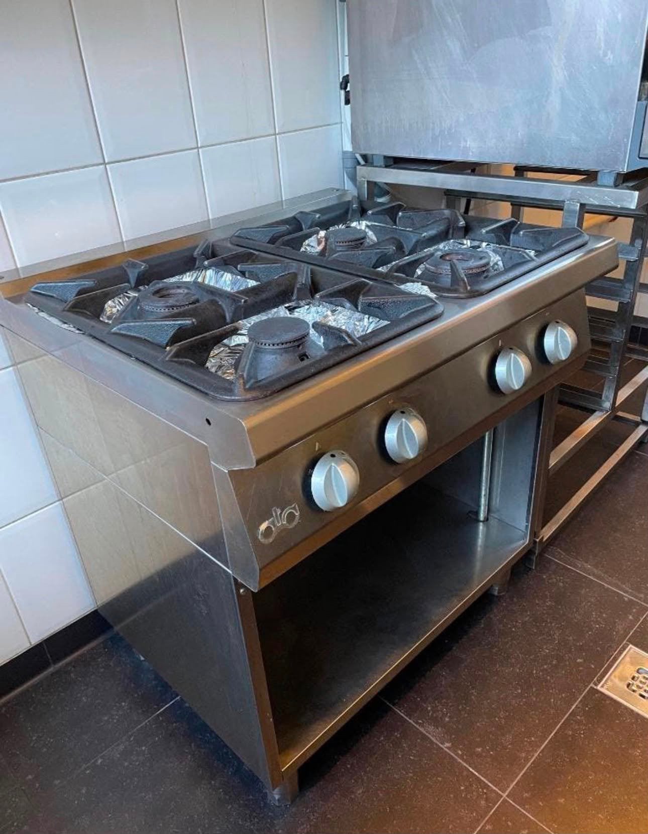 Gas fornuis horeca, Ophalen, Zo goed als nieuw, Gas