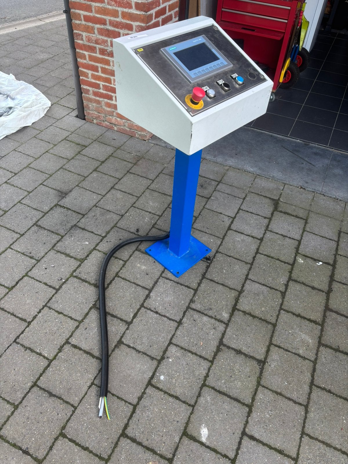 Siemens KTP700 BasicHMI(6AV2123-2GB03-0AX0)in bedieningspaal, Ophalen of Verzenden, Zo goed als nieuw