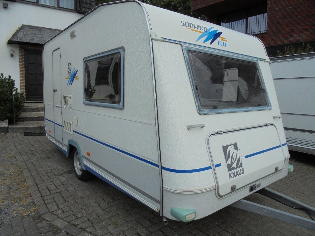 Knaus Sudwind Blue, 3/1998, 2 slaapplaatsen/rondzit, Caravans en Kamperen, Ringverwarming, Rondzit, 750 - 1000 kg, Particulier