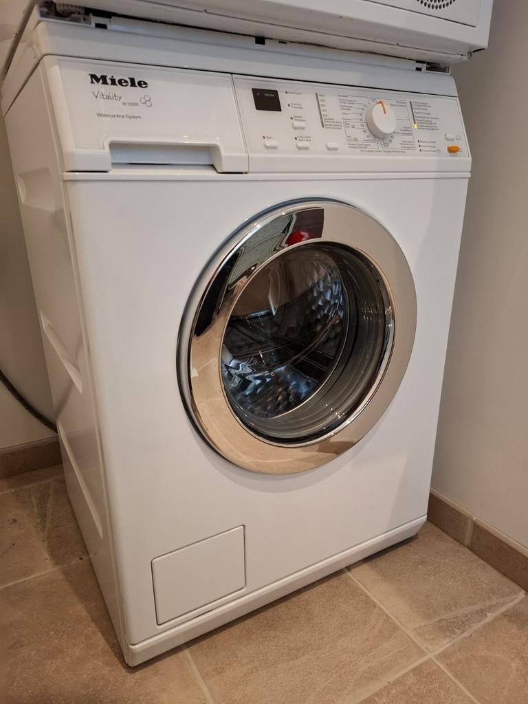 Wasmachine Miele, 6kg, energieklasse A, max 1400 toeren, 1200 à 1600 tours, 6 à 8 kg, 85 à 90 cm, Programme lavage à la main