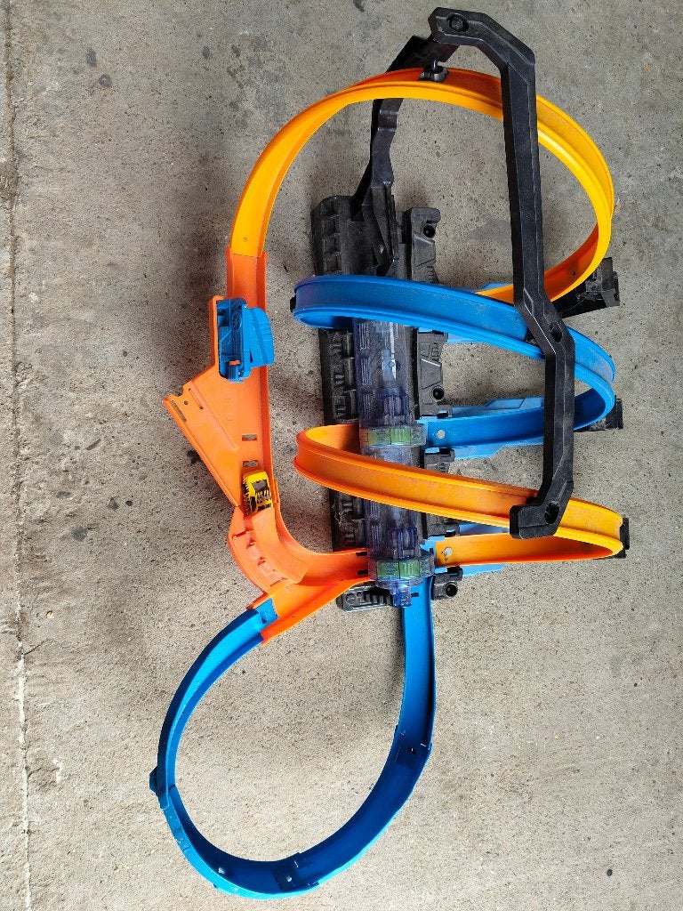 Hotwheels Corkscrew crash, Enfants & Bébés, Électrique, Enlèvement, Hot Wheels, Avec looping