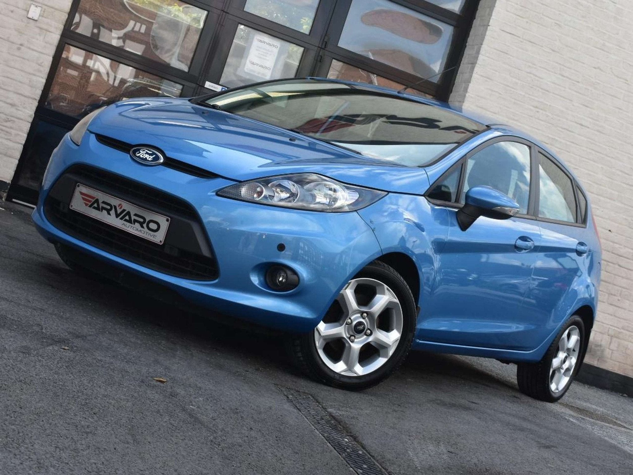 Ford Fiesta 1.4i Titanium / PDC / Verw Zetels / Airco / Gara, Euro 5, Entreprise, Boîte manuelle, Noir