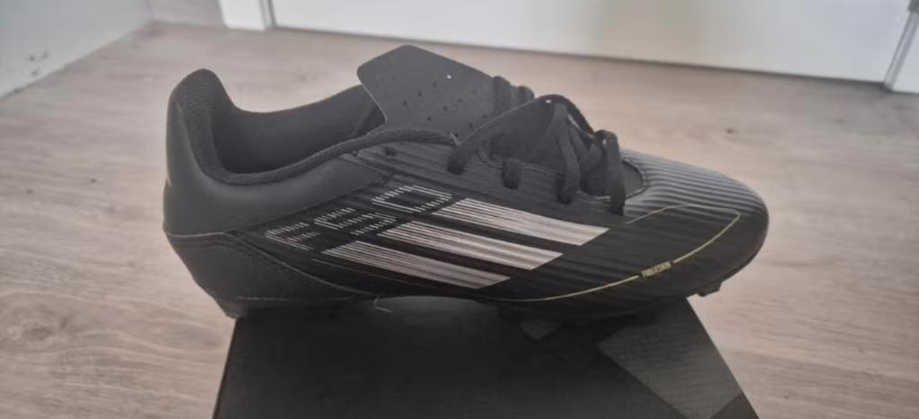 Nieuwe Adidas F50 Club FXG Voetbalschoenen Maat42 Zwart/Goud, Vêtements | Hommes, Chaussures, Neuf, Chaussures de sport, Noir