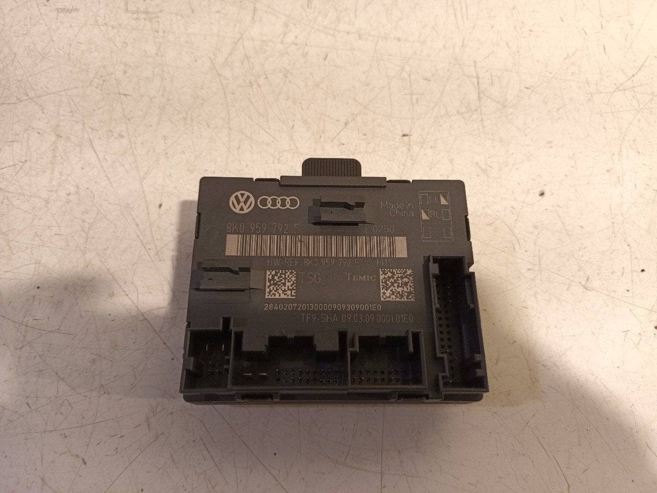 Computer centrale vergrendeling Audi A4, Onderdelen@venauto.nl, Van der Ven Autorecycling B.V., Gebruikt, Ettenseweg 76, 4706 PB Roosendaal, The Netherlands