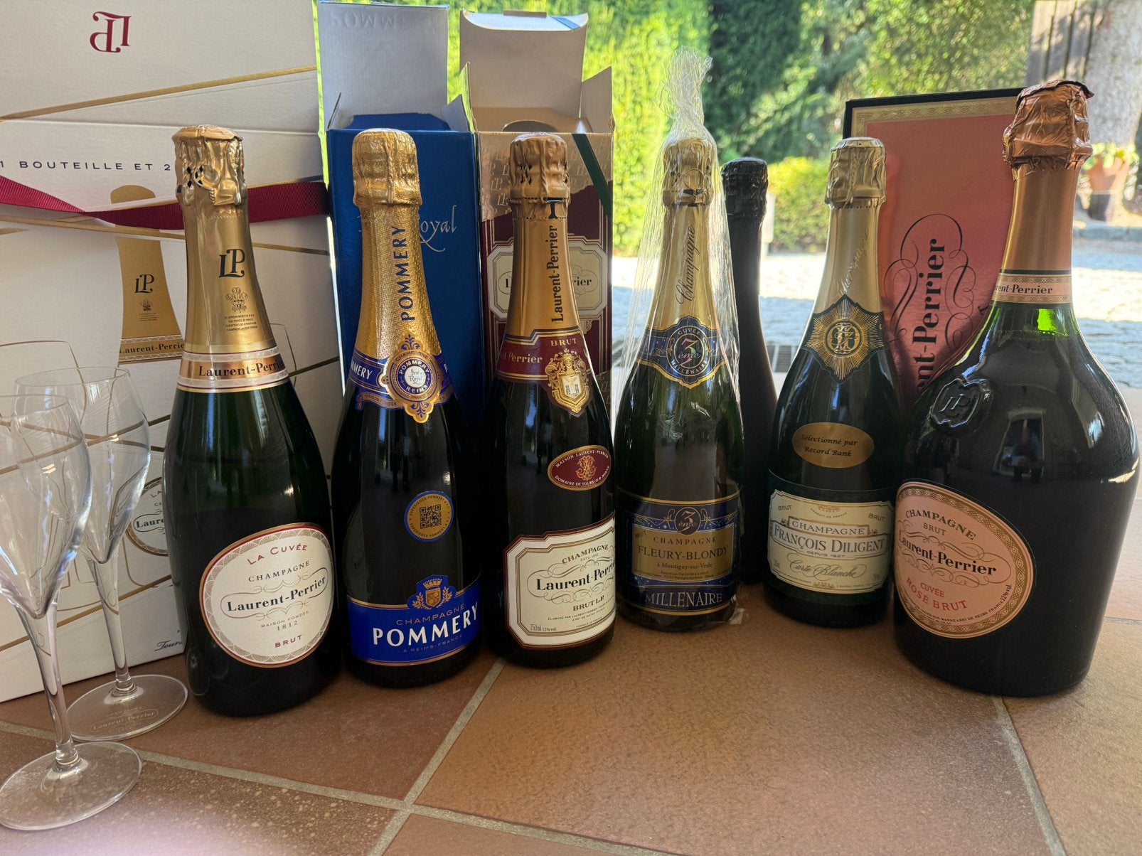 Lot de champagneMagnum Rosé - compris un ensemble de verres, Collections, Enlèvement, France, Champagne