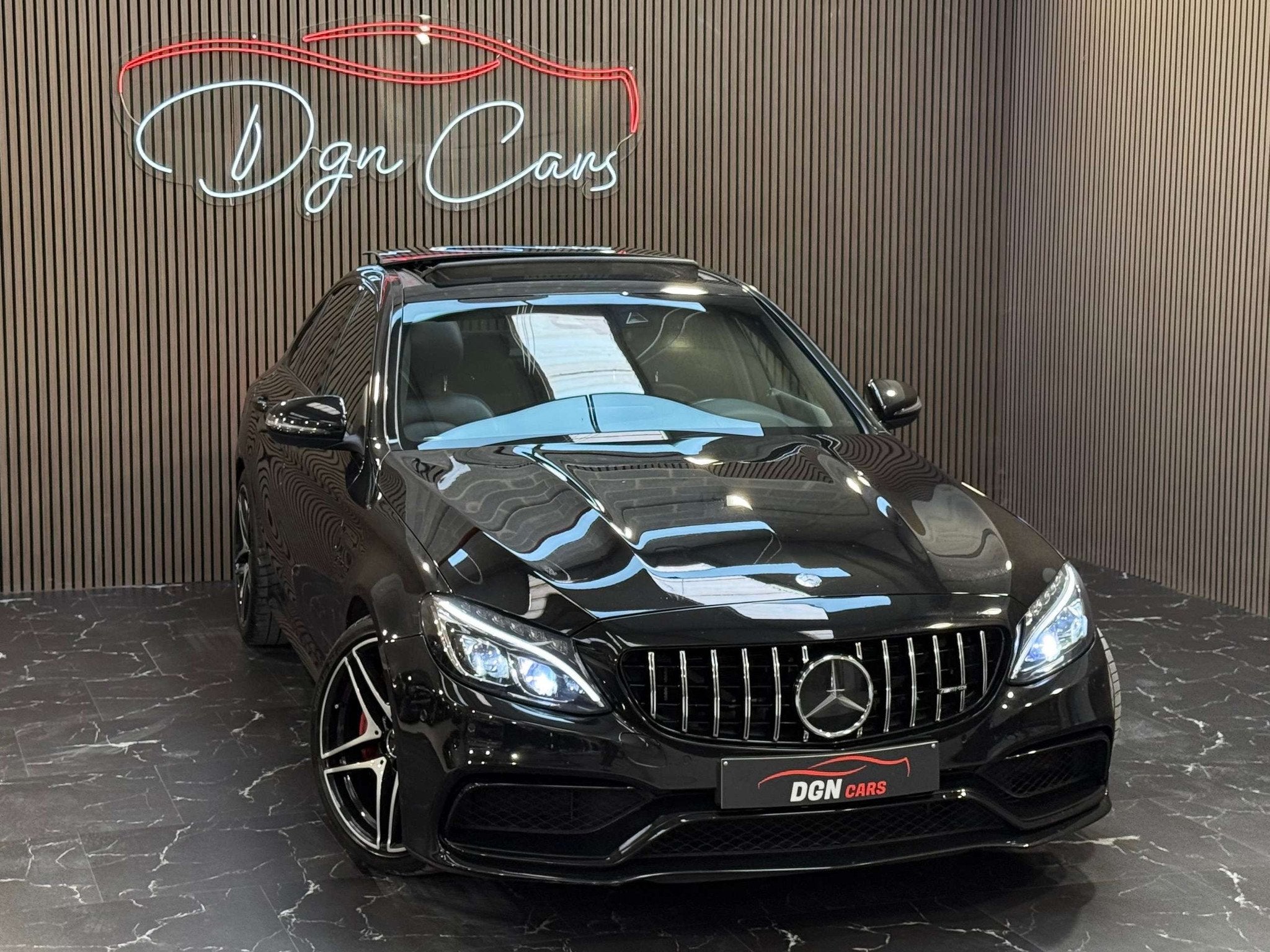 Mercedes-Benz C-Klasse 63 AMG C 63 AMG * Full Option *, Autos, Cuir, Achat, Entreprise, Noir