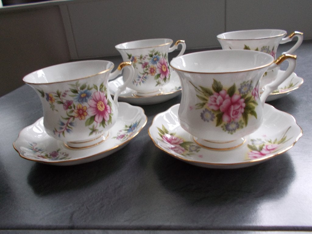 Set van 4 vintage theekopjes Royal Ascot, Ophalen, Vintage, Zo goed als nieuw, Kop(pen) en/of Schotel(s)