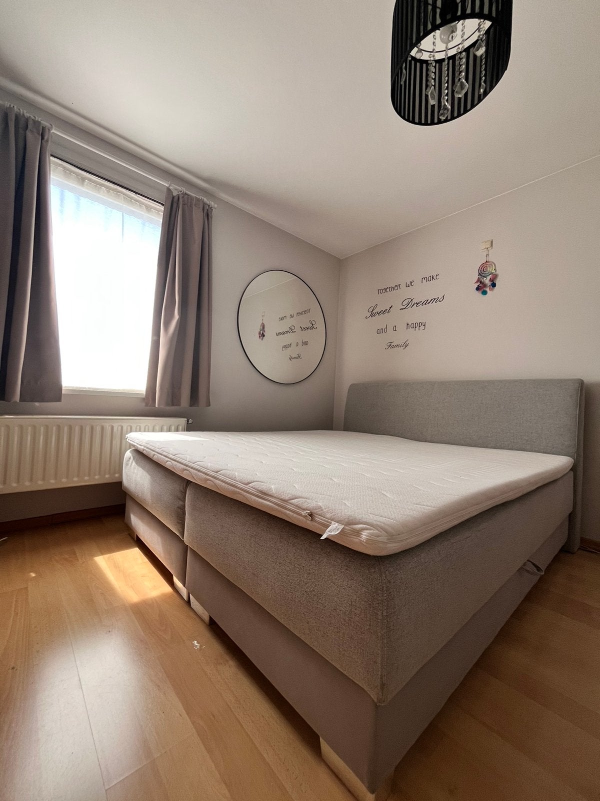 Boxspring grijs 180x200, Ophalen, Zo goed als nieuw, Grijs