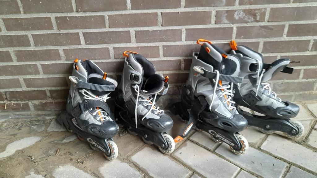 Skeelers te koop, 2 paar, Sport en Fitness, Skeelers, Ophalen, Kinderen, Zo goed als nieuw, Bescherming