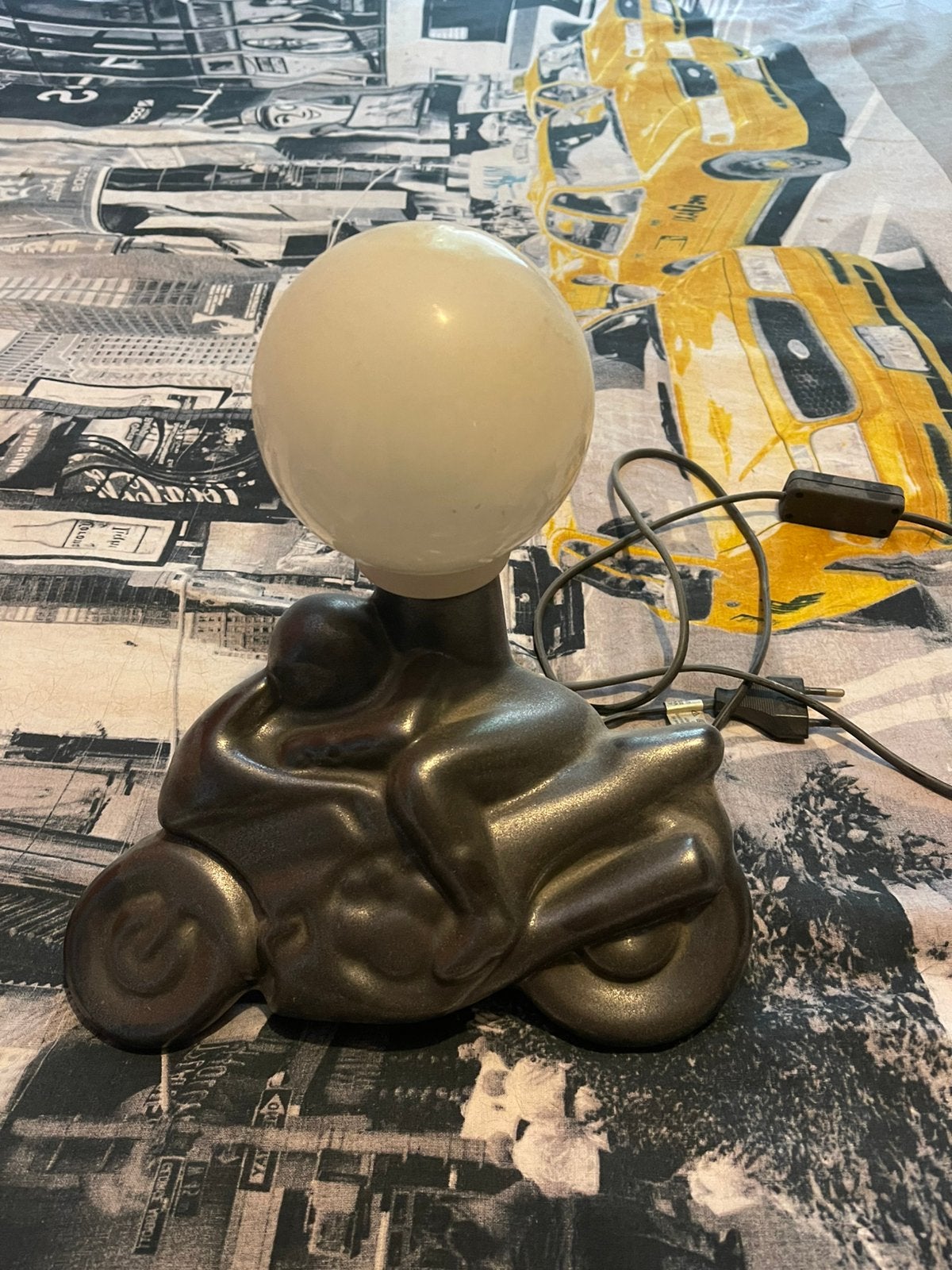 Lampe de bureau ou chevet moto sportive, Motos, Enlèvement