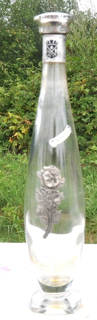 carafe en verre avec rose en etain, Antiquités & Art, Enlèvement ou Envoi