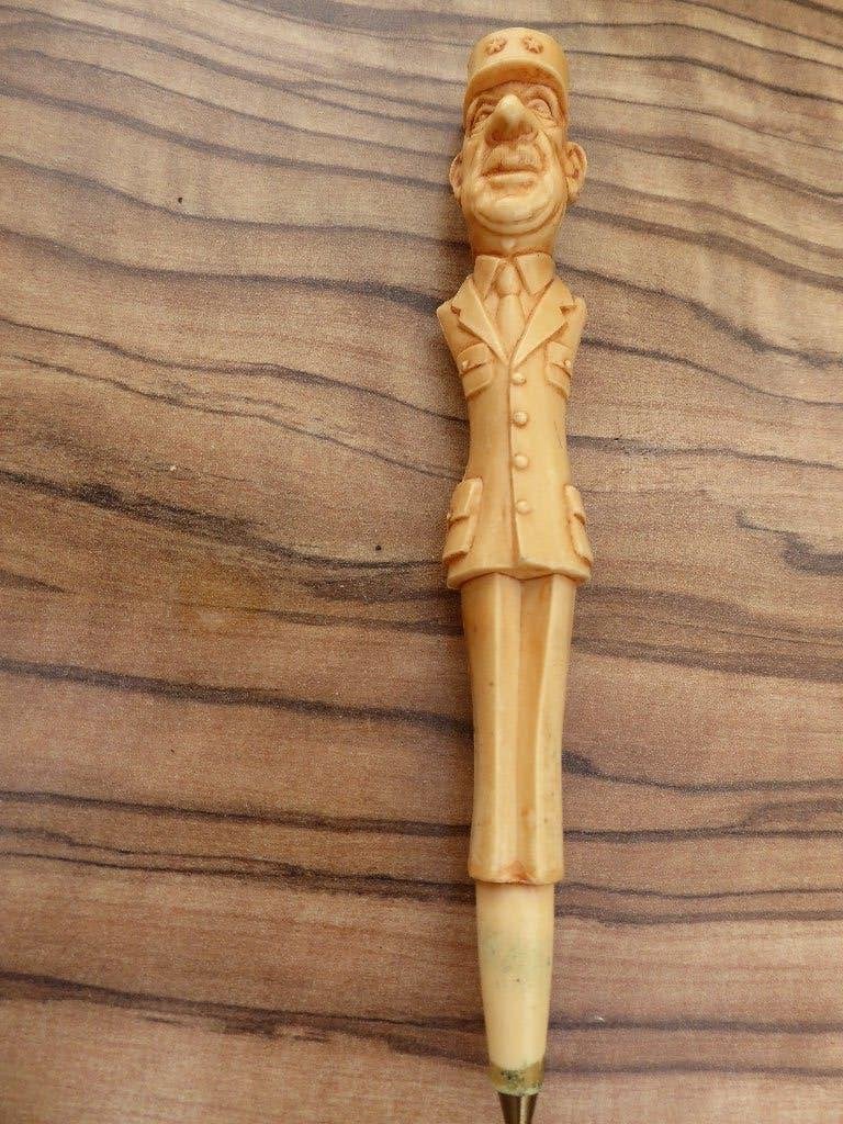 bic Charles de gaulle  année 60, Enlèvement ou Envoi, Utilisé, Stylo à bille, Avec publicité