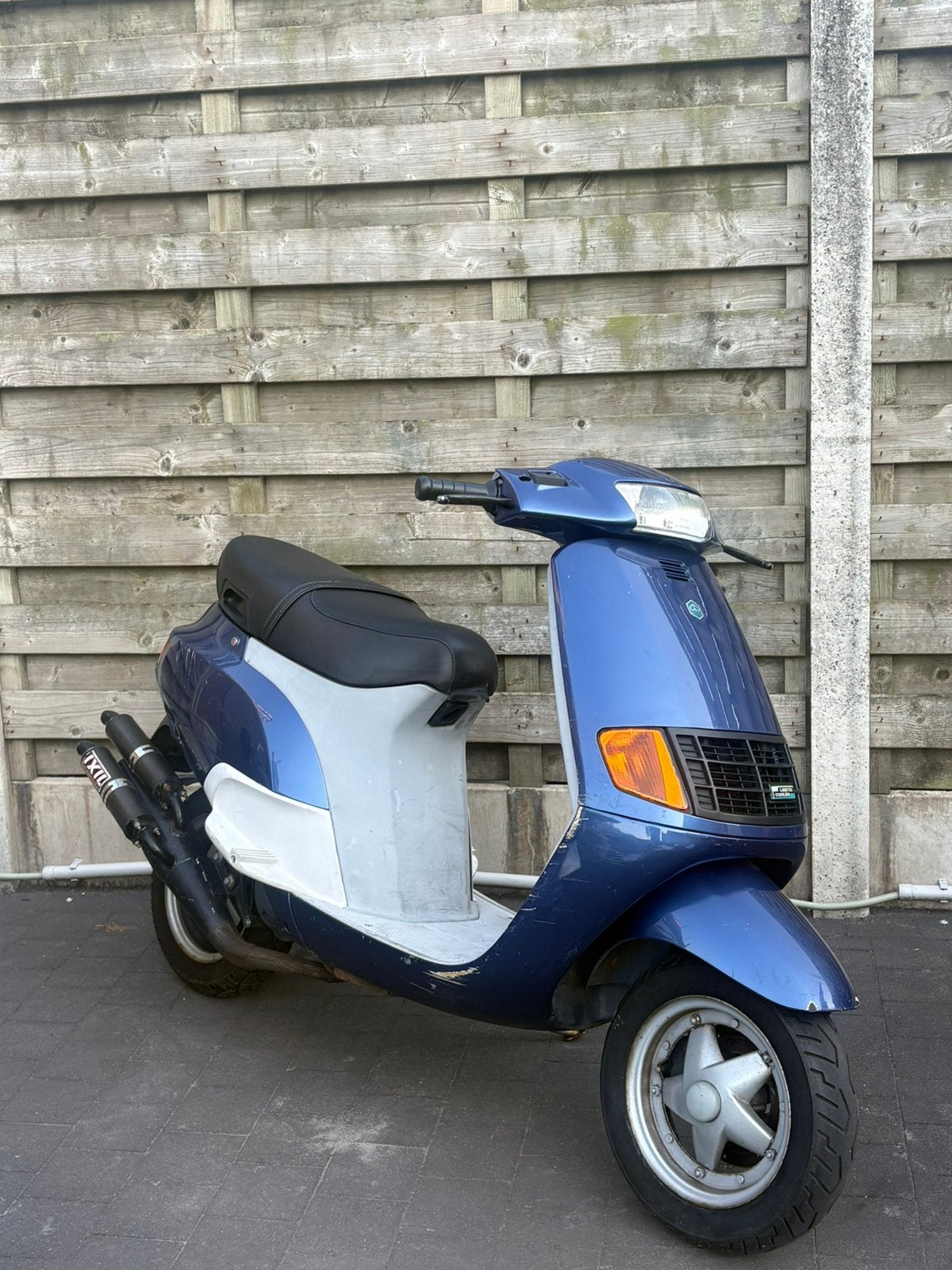 Piaggio Qaurtz, Fietsen en Brommers, Brommeronderdelen | Scooters, Zo goed als nieuw, Piaggio, Blok, Ophalen