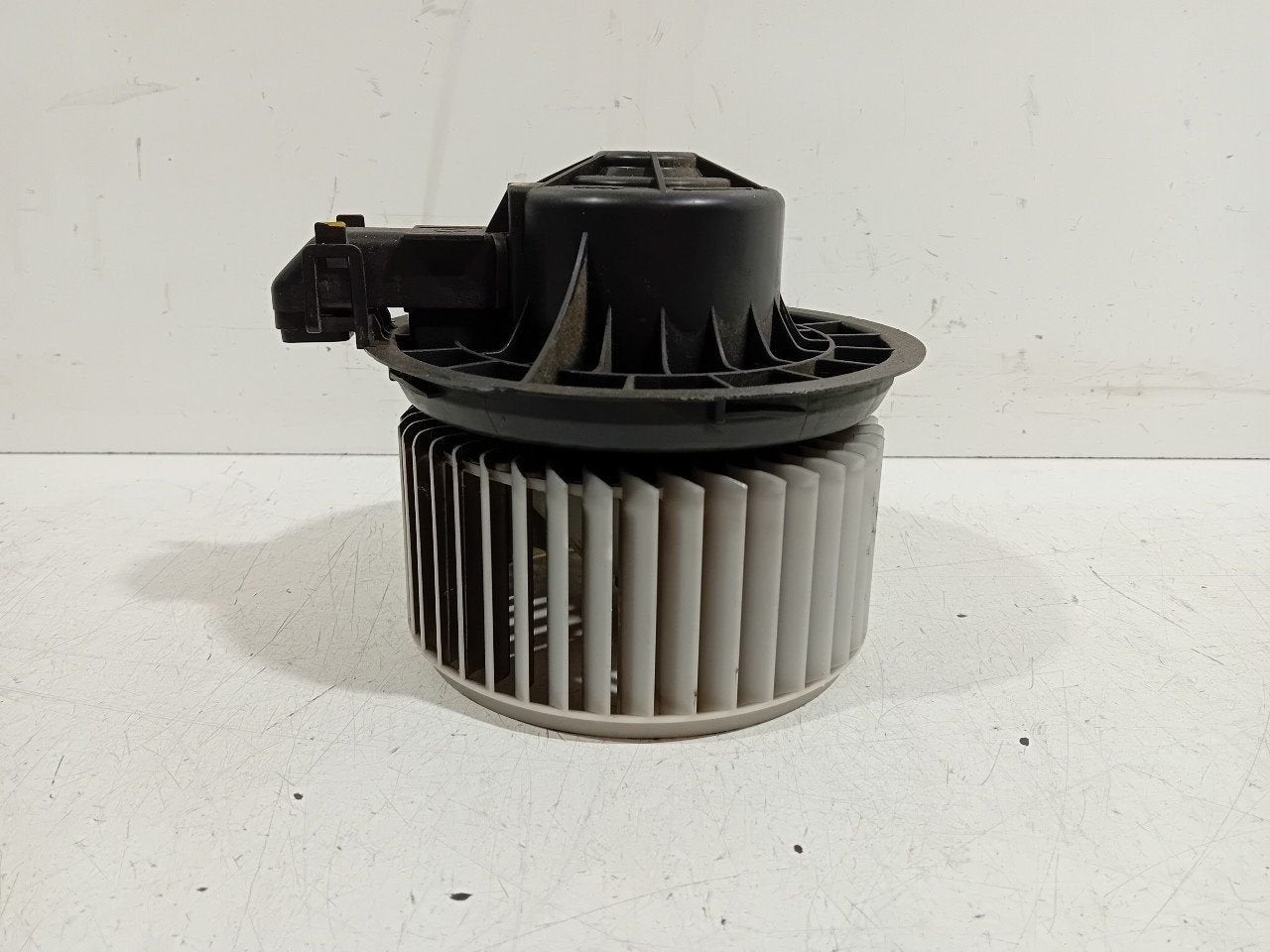 Kachel ventilator motor Hyundai i20, Autos : Pièces & Accessoires, Onderdelen@venauto.nl, Van der Ven Autorecycling B.V., Ettenseweg 76, 4706 PB Roosendaal, The Netherlands