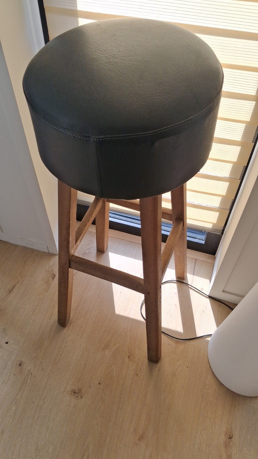barkruk, 1 kruk, Ophalen, Zo goed als nieuw, Hout