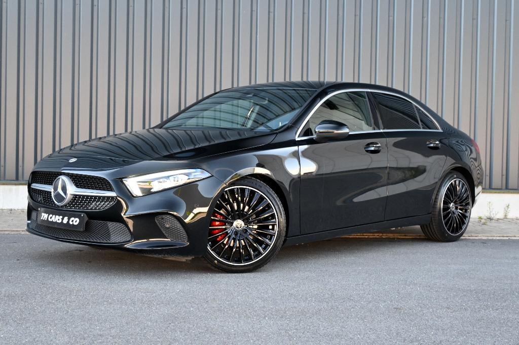 Mercdees A180 Sedan Carplay, Cam, LED, sfeerverl, zetverw, Auto's, Mercedes-Benz, Bedrijf, 5 deurs, 3 cilinders, https://public.car-pass.be/vhr/f31b7bd8-3f2a-4279-810c-dda7f002087e