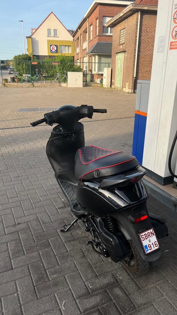 Zip 4t B, Fietsen en Brommers, Scooters | Piaggio, Zo goed als nieuw, Zip, Klasse B (45 km/u), Benzine, Ophalen