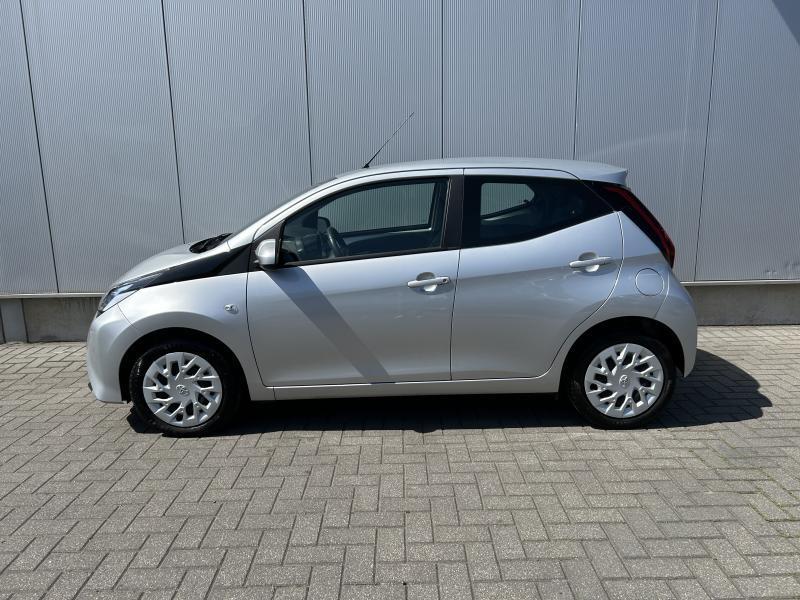 Toyota Aygo 1.0 x-play II, Euro 6, 72 pk, Handgeschakeld, 5 deurs