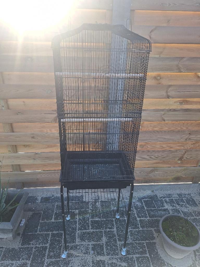 nog 1  vogelkooi te koop, Enlèvement ou Envoi, Utilisé, Métal, Cage à oiseaux
