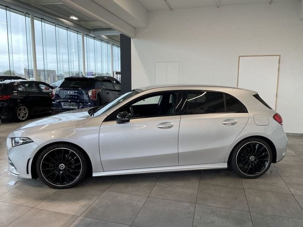 Mercedes-Benz A AMG Pack // Navi - Digital large cockpit /, Auto's, Automaat, 116 pk, 5 deurs, Zilver of Grijs