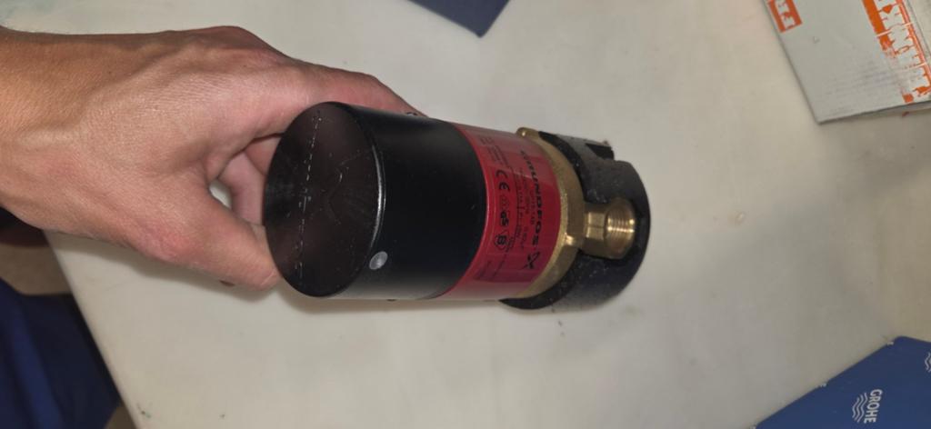Sanitair circulatiepomp nieuw, Ophalen
